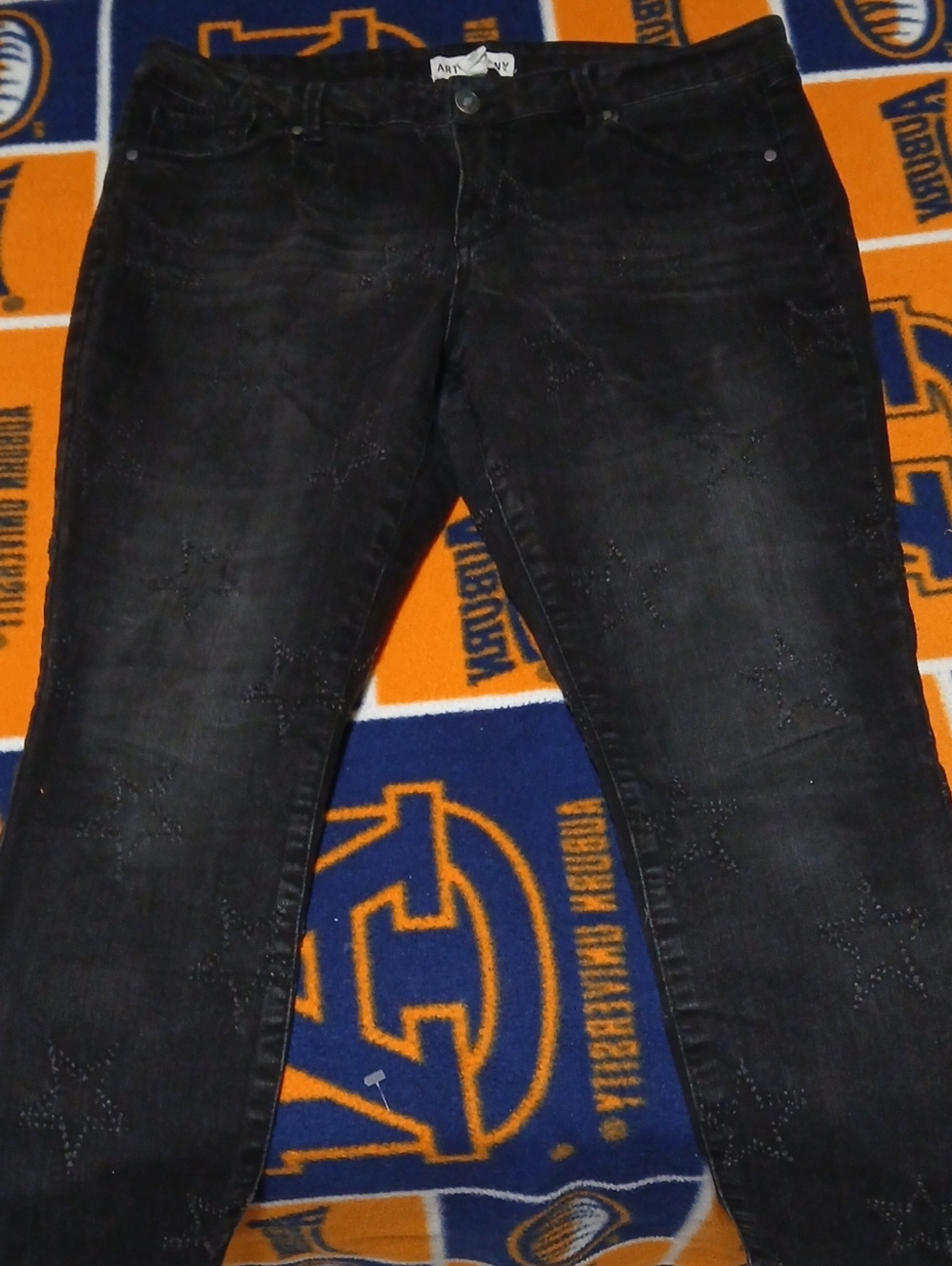 Artisan Ny Black Slim Straight Jeans with Star Embroidery